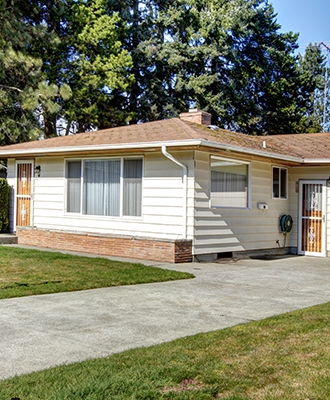 One-Story Gutter Cleaning